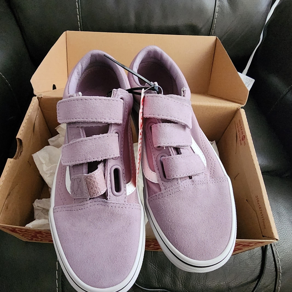 Girl shoes